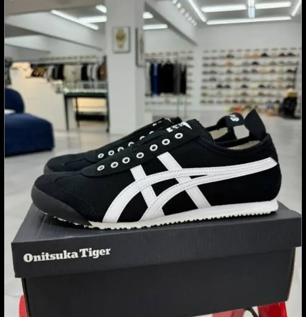 ONITSUKA TIGER BLACK WAVE THRIFT SNEAKER